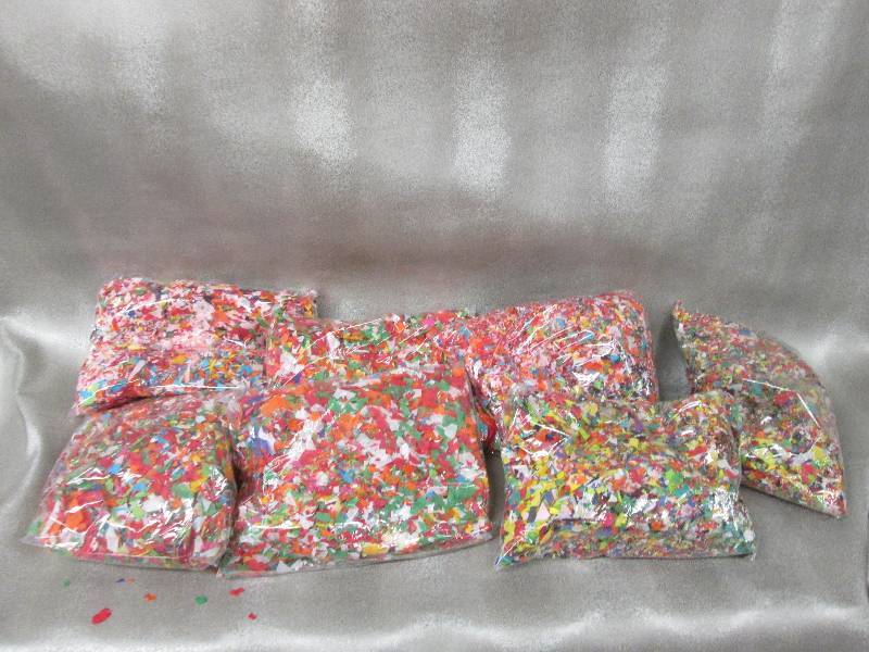 lot 43 image: Lot of 7 bags paper confetti...