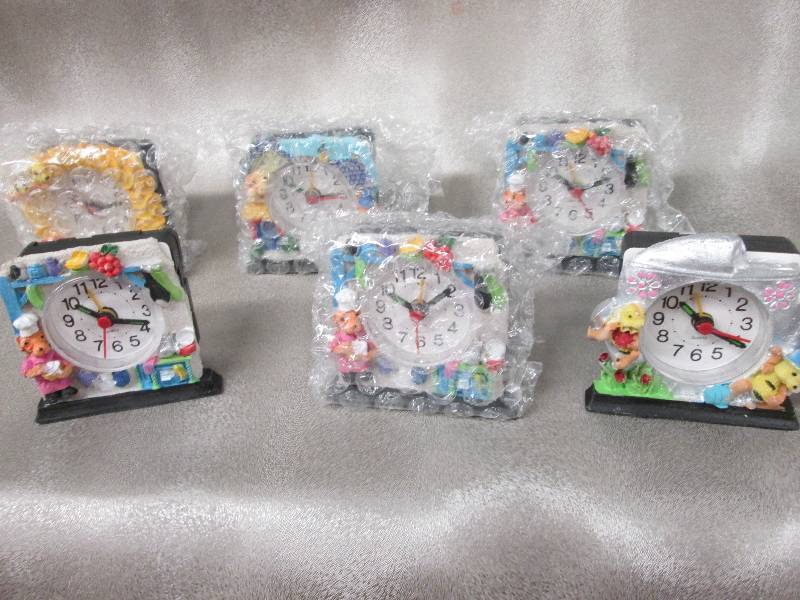 lot 70 image: Lot of 6 mini alarm clocks...