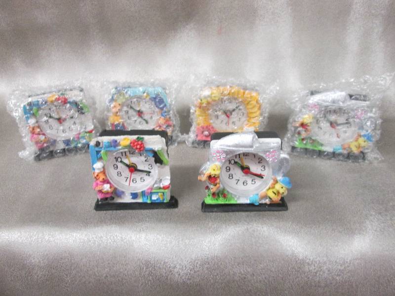 lot 71 image: Lot of 6 mini alarm clocks...