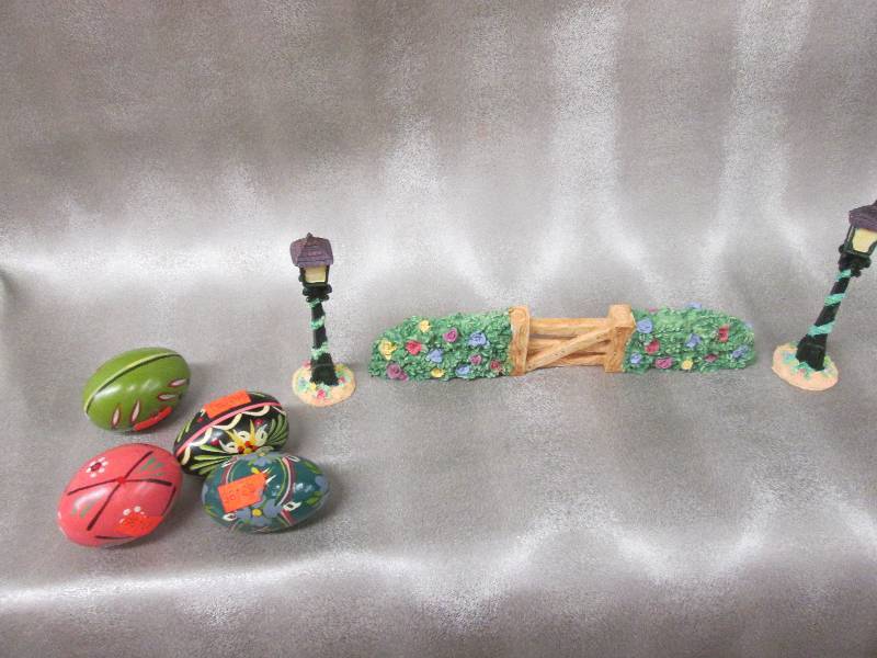 lot 77 image: Easter fence and lamps, 4 wooden pa...