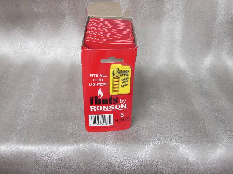 lot 95 image: Box of 24 Ronson 5 Flints per card...