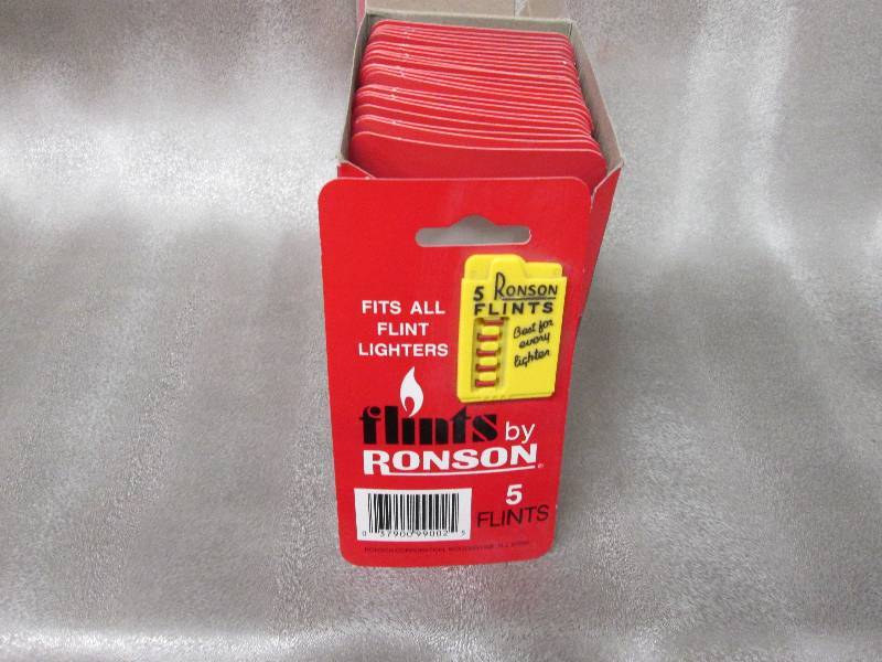 lot 100 image: Box of 24 Ronson 5 Flints per card...