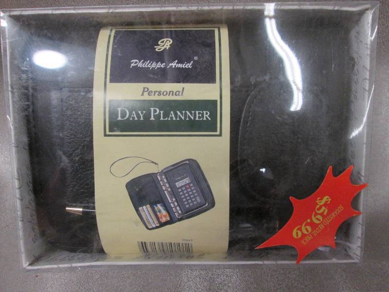 lot 115 image: Philippe Amiel Multipurpose Day Pla...