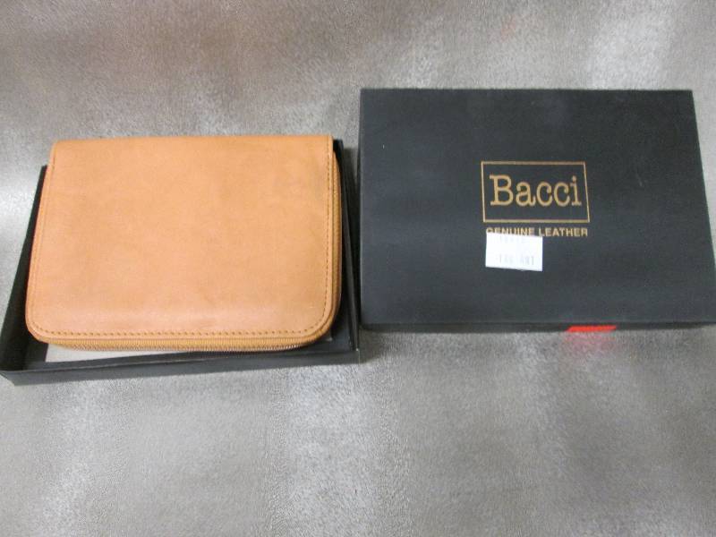 lot 117 image: Bacci Genuine Leather Tan Zip Billf...