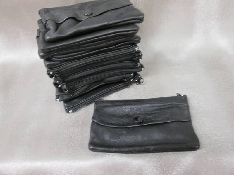 lot 124 image: Lot of 11 Black Double Zipper Coin ...