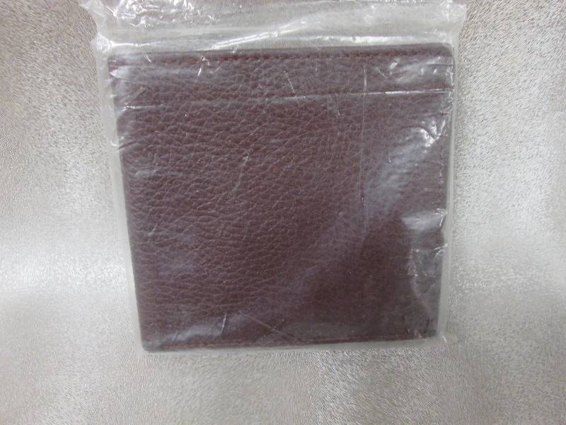 lot 130 image: Bacci Genuine Leather Brown  Billfo...