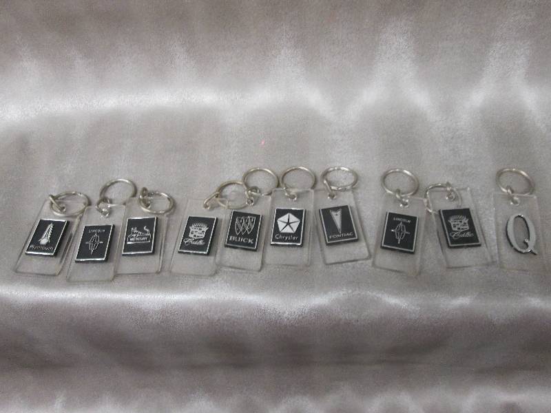 lot 175 image: Lot of 10 assorted car brand key ch...