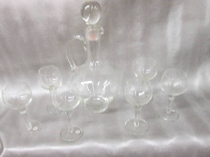 lot 203 image: Clear glass liqueur decanter w sto...