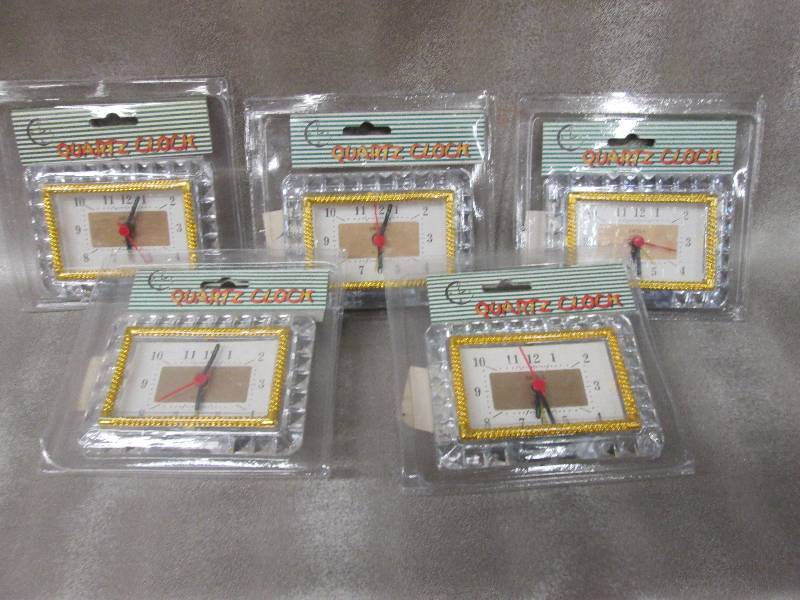 lot 217 image: Lot of 5 Quartz clocks...