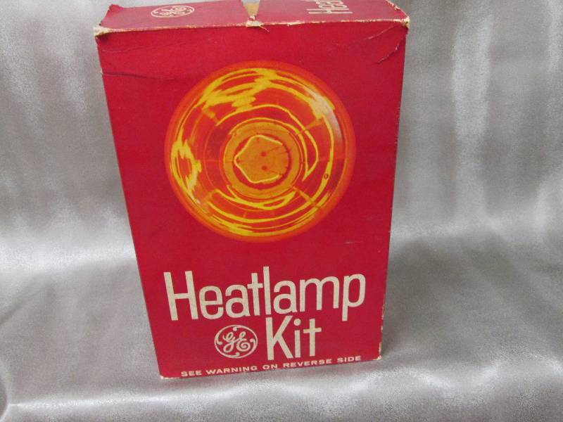 lot 224 image: GE Heatlamp Kit...