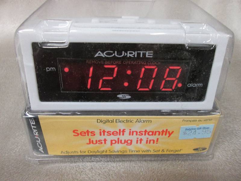 lot 237 image: Acurite Digital Electric Alarm Cloc...