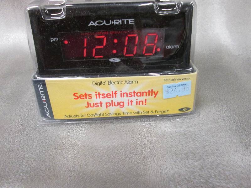 lot 252 image: Acurite Digital Electric Alarm Cloc...