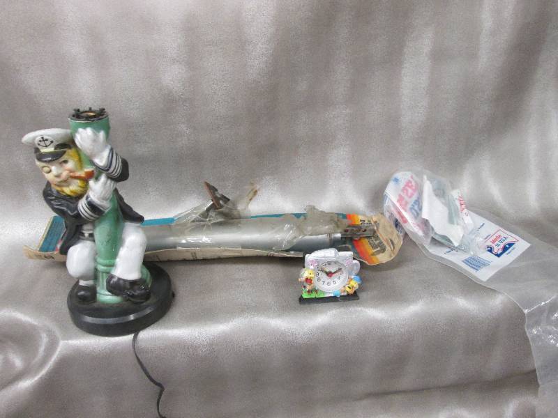 lot 264 image: HD door closer, Sea captain lamp, c...