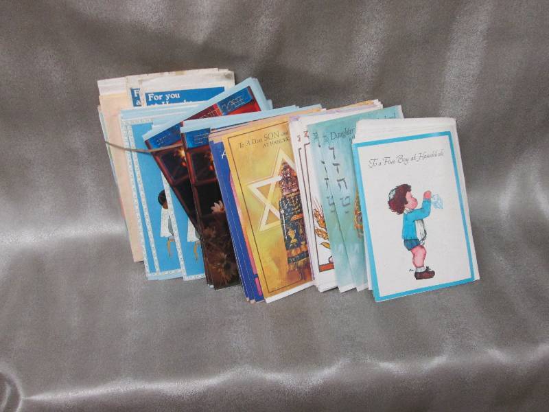 lot 265 image: Lot of Hanukkah cards...