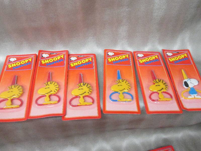 lot 268 image: Lot of 6 Snoopy Snippers...