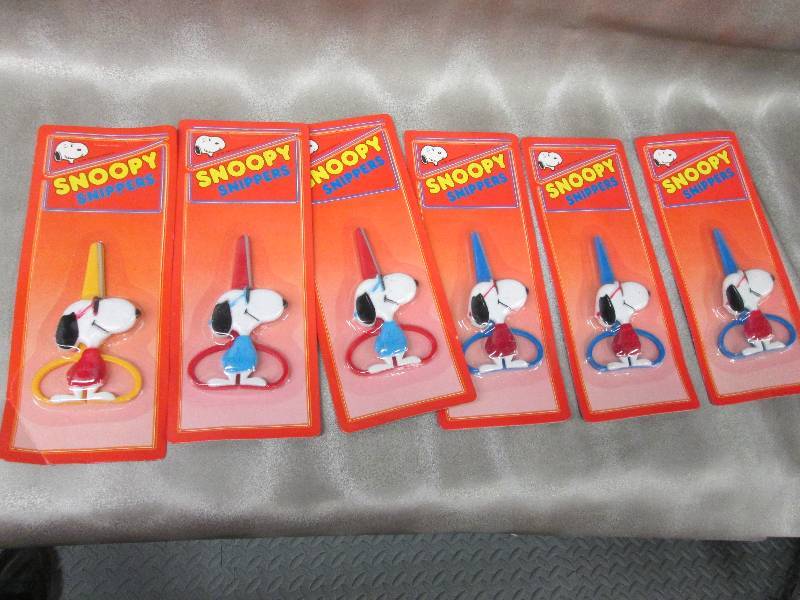 lot 269 image: Lot of 6 Snoopy Snippers...