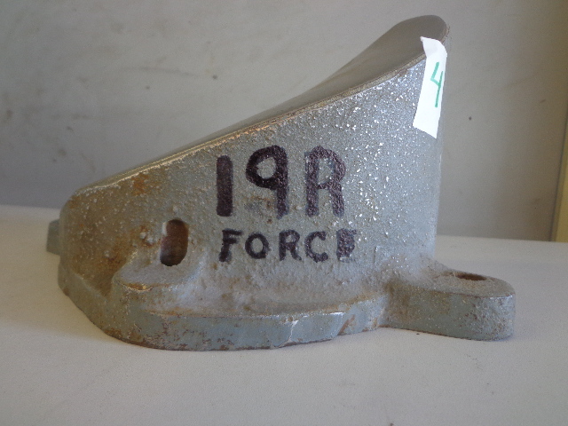 lot 4 image: 19R Force          100 Series Pitch Block