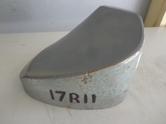 lot 37 image: 17R11      100 Series Pitch Block