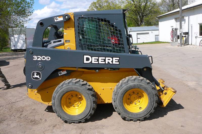 JOHN DEERE 320D
