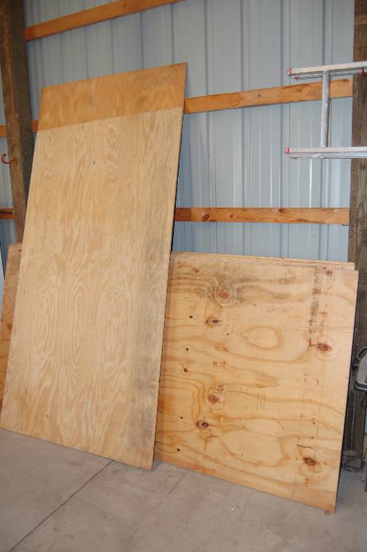 lot 14 image: 7 sheets of Wood