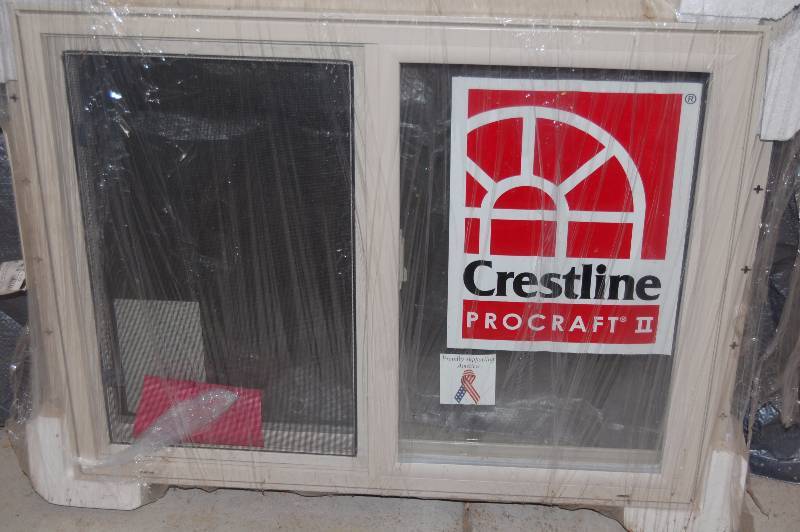 lot 17 image: Vinyl Window
