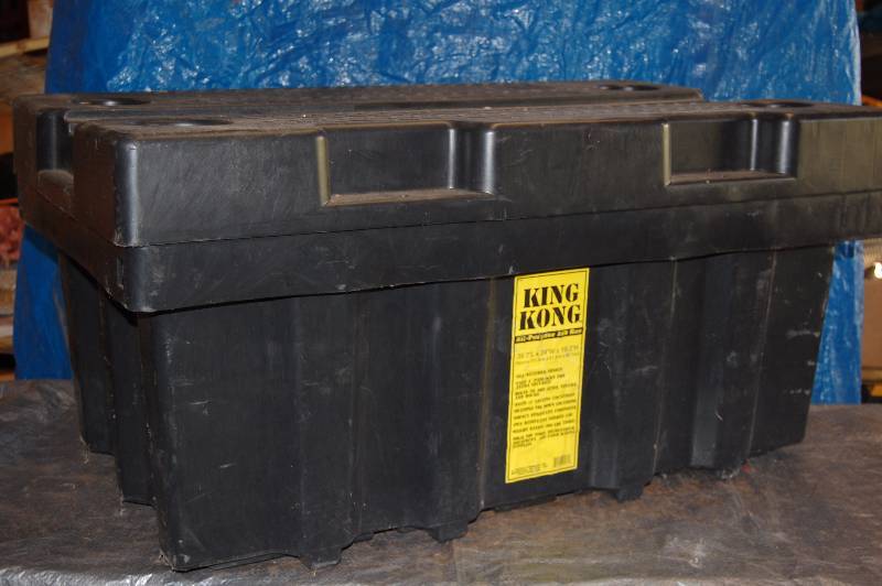 lot 40 image: Storage Tub
