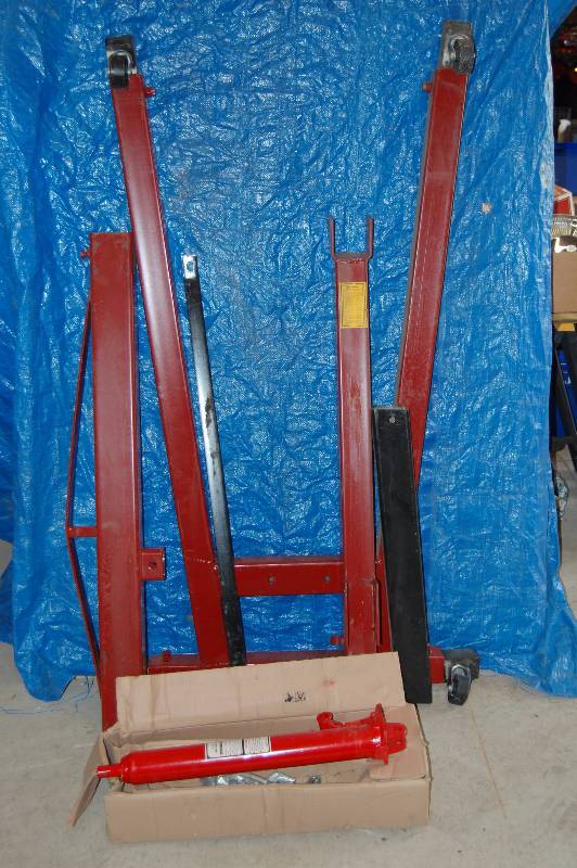 lot 48 image: Engine Hoist