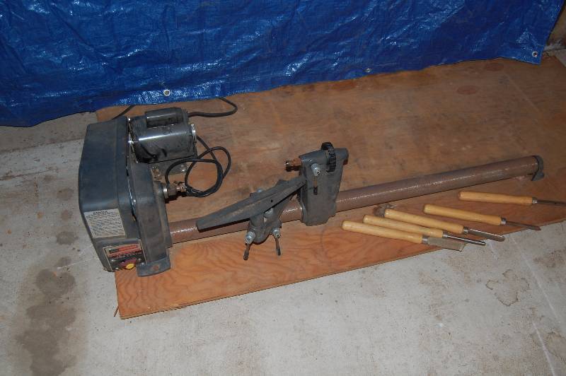 lot 92 image: Craftsman Wood Lathe