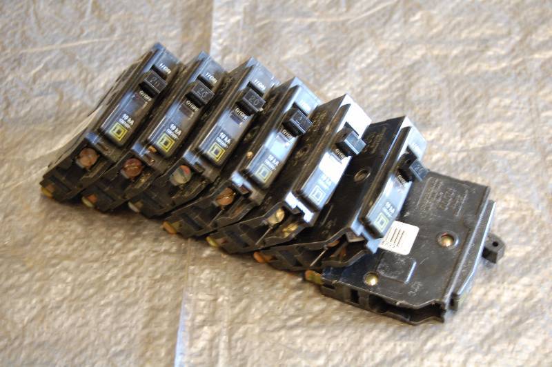 lot 118 image: New Breakers