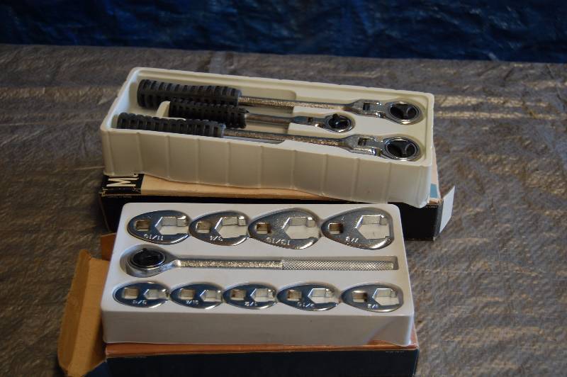 lot 125 image: Ratchets and Flare Nut Sockets
