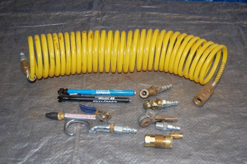 lot 135 image: Misc Air Compressor Accessories