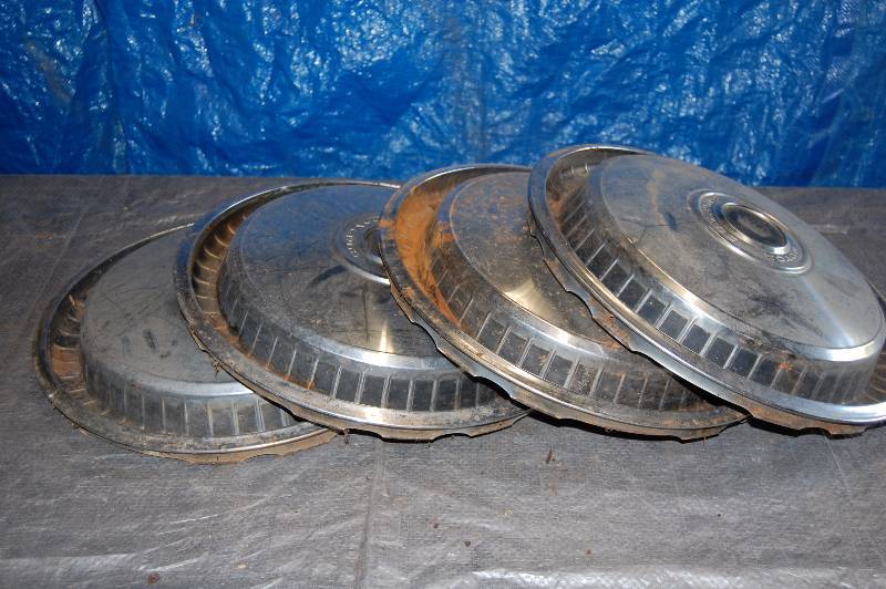 lot 141 image: Ford Motor Company Hub Caps