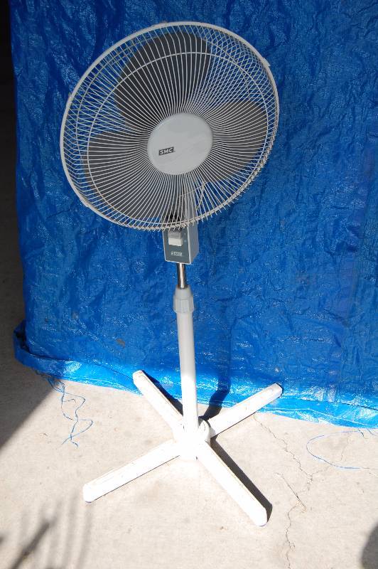 lot 149 image: Oscillating Fan