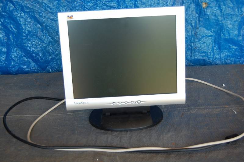 lot 161 image: Computer Monitor