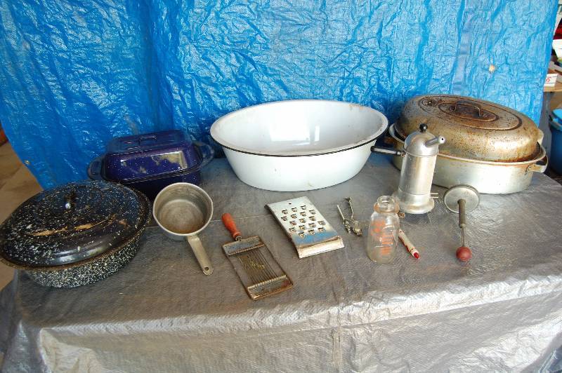 lot 167 image: Vintage Kitchenware