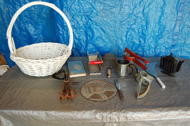 lot 172 image: Vintage Kitchenware