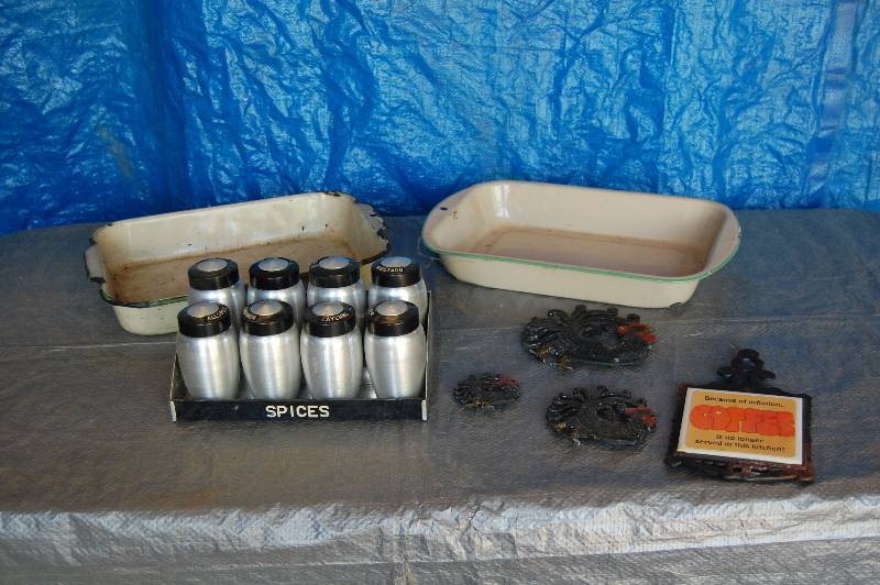 lot 179 image: Vintage Kitchenware