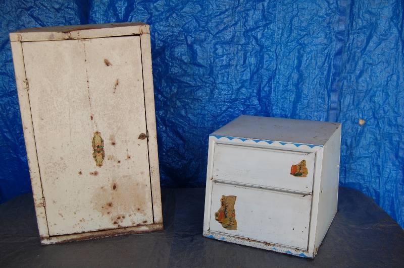 lot 184 image: Vintage Pie Safes