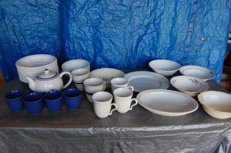 lot 209 image: Kitchenware