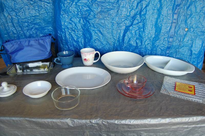 lot 212 image: Kitchenware