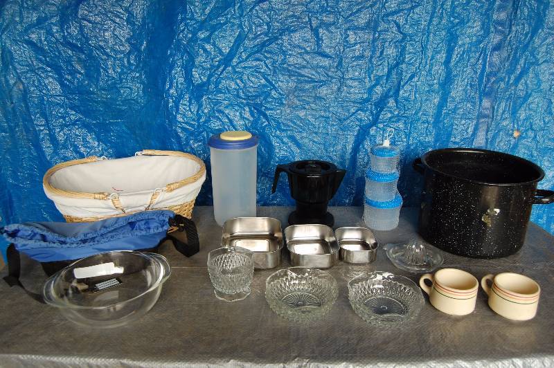 lot 213 image: Kitchenwares