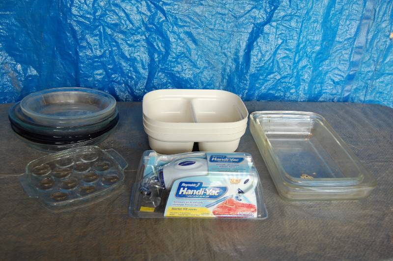lot 221 image: Bake ware and misc kitchen supplies