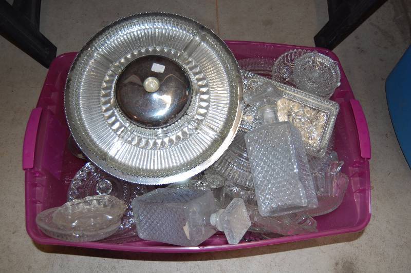 lot 239 image: Huge Lot of Glassware