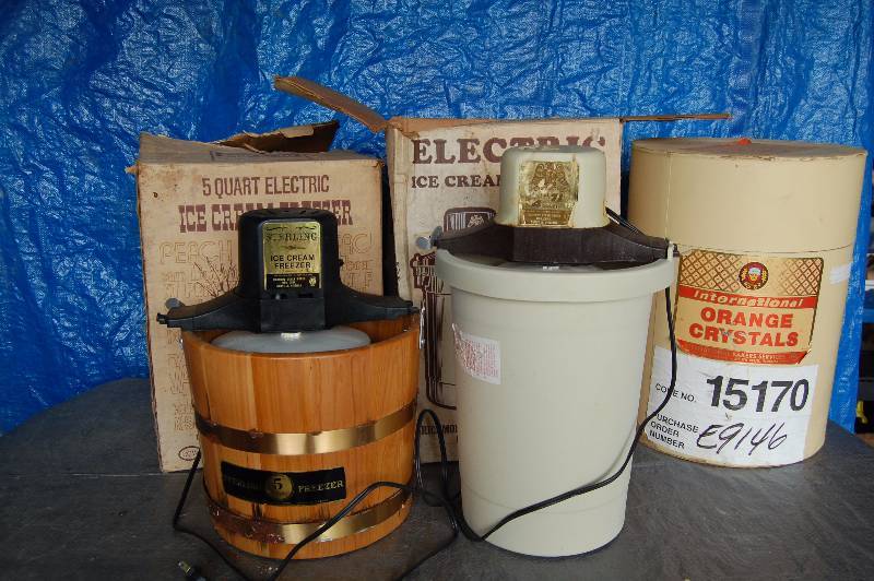 lot 248 image: Ice Cream Makers and Round Box