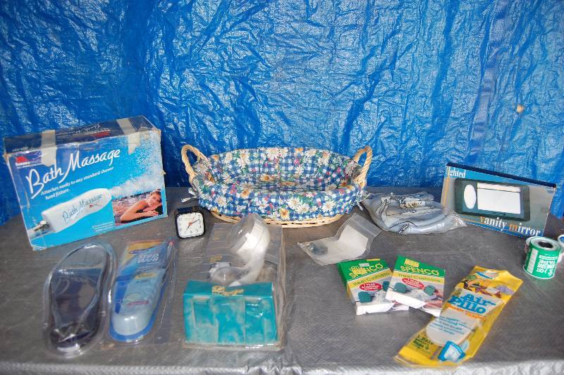 lot 252 image: Bath Supplies