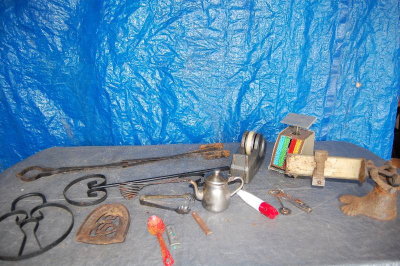 lot 270 image: Miscellaneous Vintage Lot
