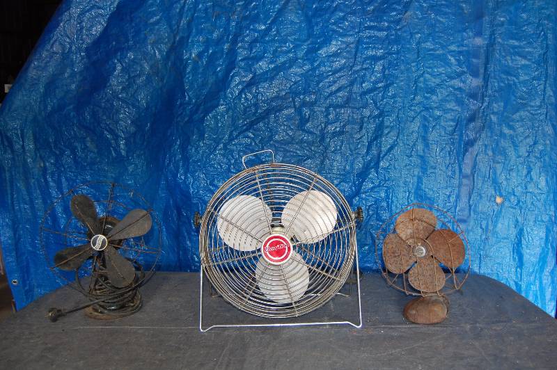 lot 276 image: Vintage Fans
