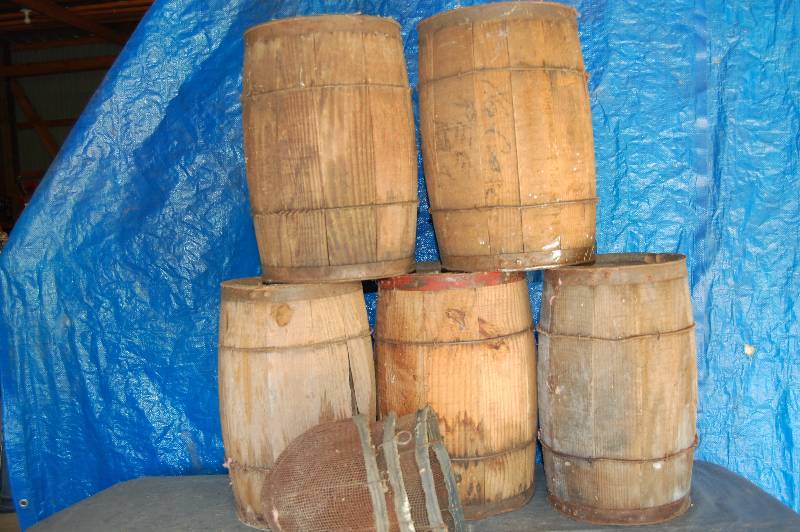 lot 285 image: Vintage Wood Barrels