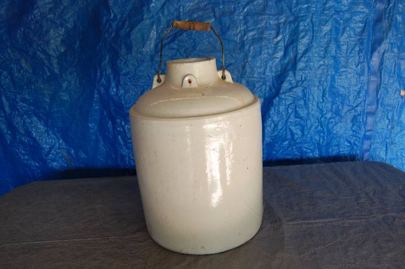 lot 286 image: Water Jug