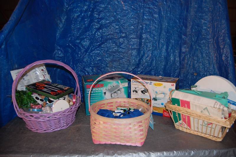 lot 315 image: Sewing Craft Lot